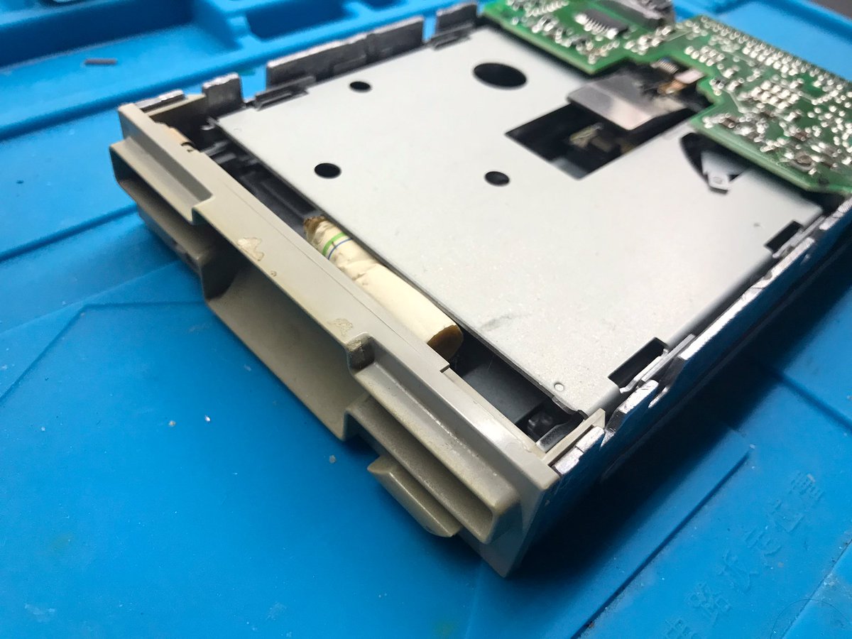 javmast3r's tweet photo. This #Atari floppy drive comes with a surpriseโฆ
#RetroGaming #Atari16bit #computers https://t.co/rTWLr3vizj