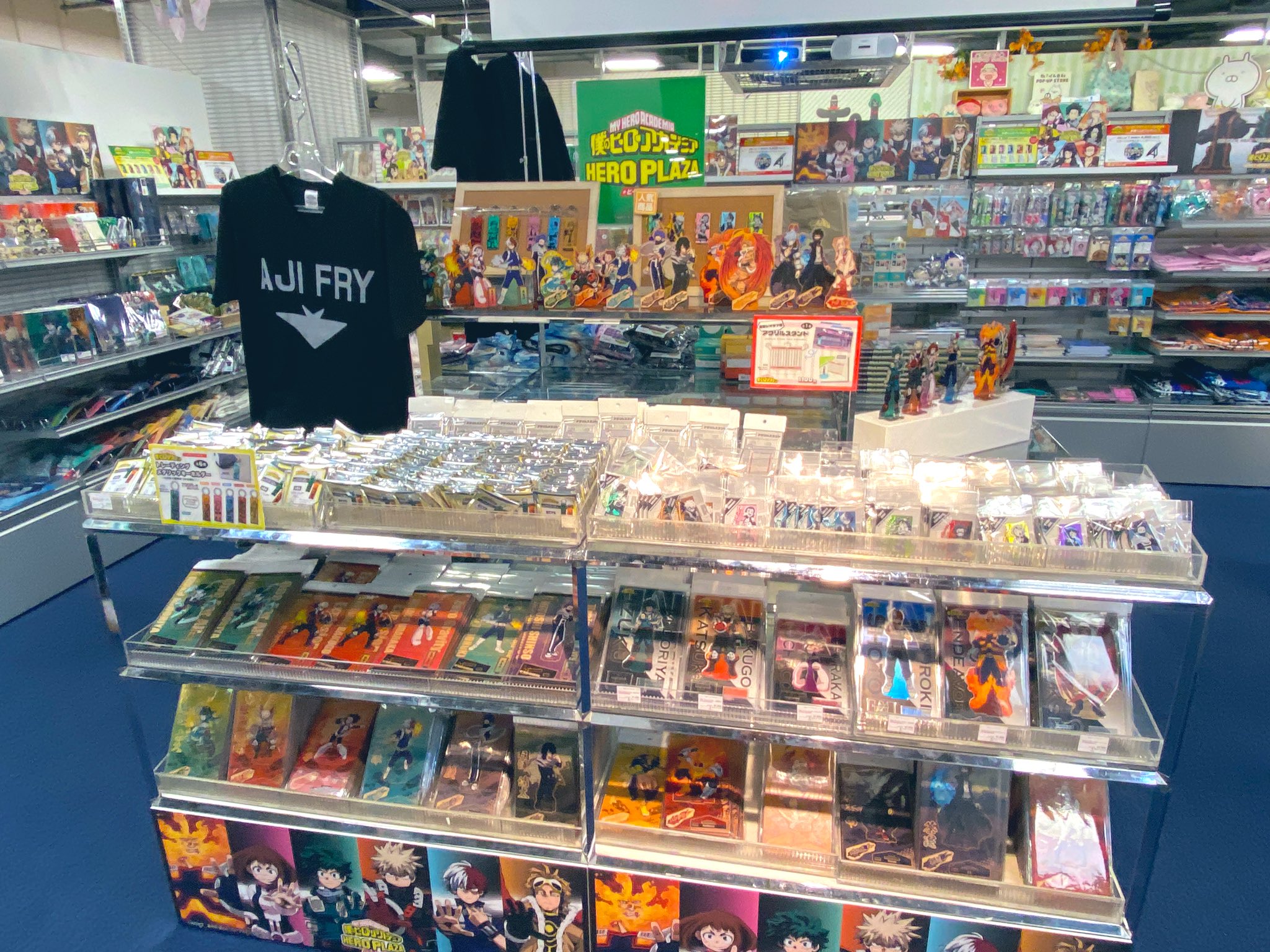 僕のヒーローアカデミア ヒロアカ ヒーロープラザ ロフト名古屋会場 ヒーロープラザ名古屋会場openしました ロフト 名古屋5fにて10 18まで27日間開催 限定商品他 600種以上の商品を販売 大ヒット上映中の劇場版の作品紹介パネル スタンディパネル