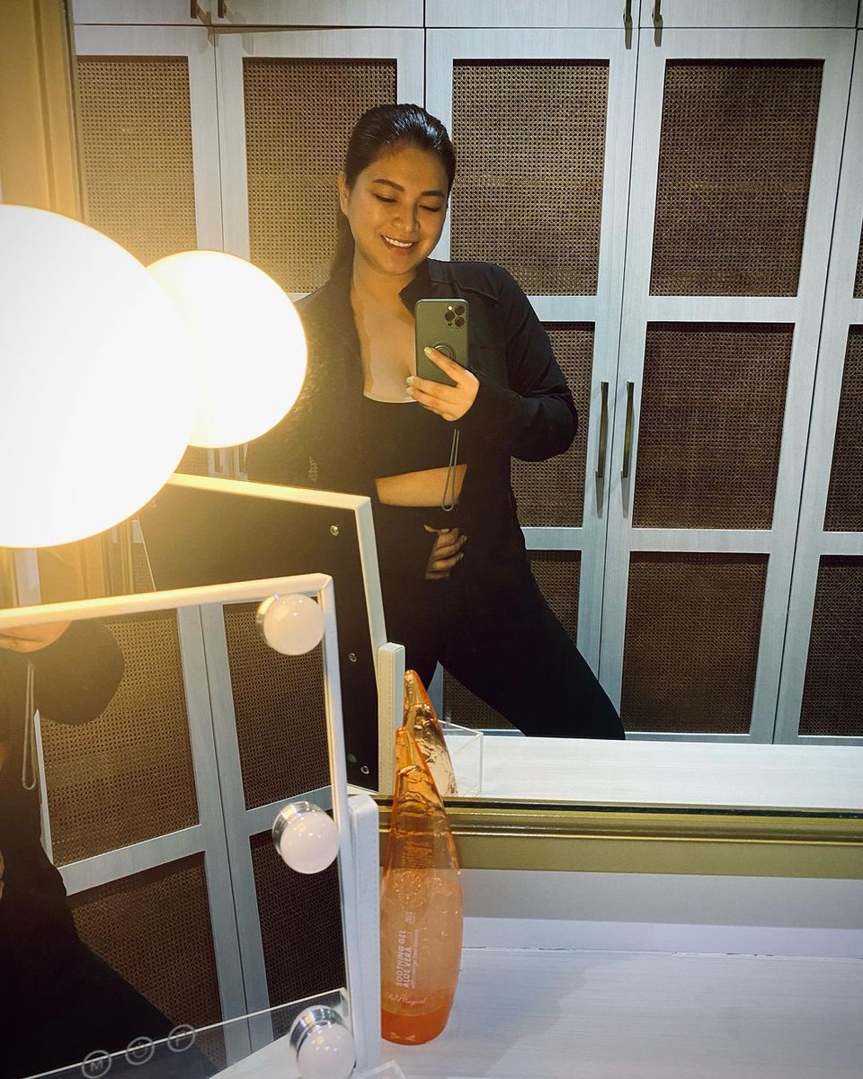 cebudailynews's tweet photo. "Fitspiration"

LOOK: Angel Locsin shows her slimmer body in her latest Instagram post. 

The actress is also asking her followers to always love their body.

“Remember to love every inch of you,” she wrote an IG. | 📸Angel Locsin IG/ #cdndigital https://t.co/JZN5h4MHYm