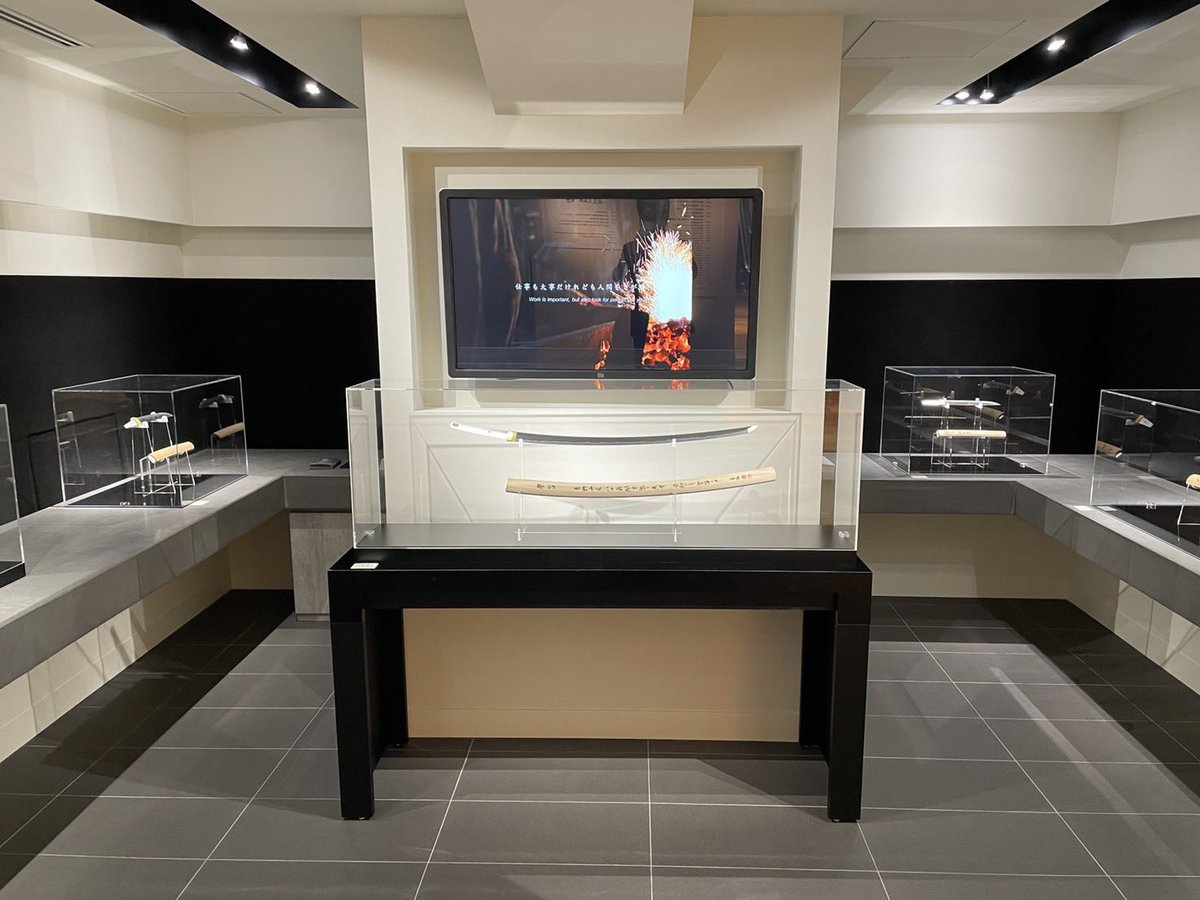 studio_shikumi's tweet image. 9月22日水から28日火(最終日午後6時終了)まで、伊勢丹新宿本館6階アートギャラリーにて、刀匠 河内國平、髙見國一の刀剣を展示販売しております。このような状況下ですがお近くにお越しの際にはご高覧いただけますと幸いです。24日金は休業となりますのでご注意下さい。
#刀剣 #日本刀 #sword #katana