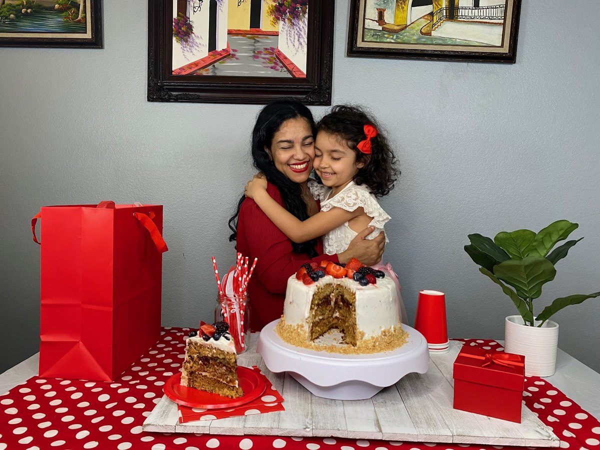 ElianasPlanet's tweet photo. @Belairmommie Take a look! I love you mama! #babysharkdvdparty https://t.co/9quLlDbM1q