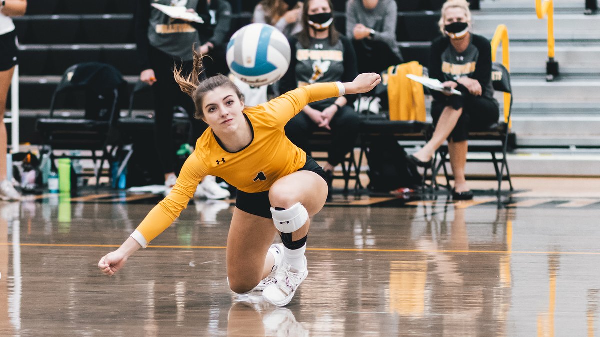 RECAP: It took just over an hour for the Yellowjackets, who got 20 kills from Alexie Pryd (@Prydvball) and 22 digs from Jenna Anderson (<a href="/andersonjenna19/">Jenna Anderson</a>) to open the UMAC season with a straight sets win over Northland. #WeAreSuperior

Read: bit.ly/2XzyAIL