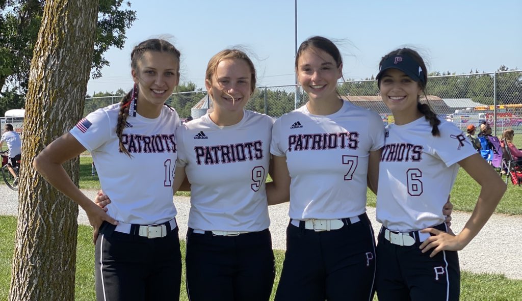 YutanMeadSB's tweet image. Patriots win Senior Night 10-2 on a walk off nuke by @ellwatts14. Ella was 4-4 2 💣💣 and 2 doubles. Twitterless Senior Mehgan Richards was 3-3 tonight. @HansenKaiti was 3-3 with a big fly ✈️💣. @ShaylynnCambell with 12Ks and gets her 12th win of the year.