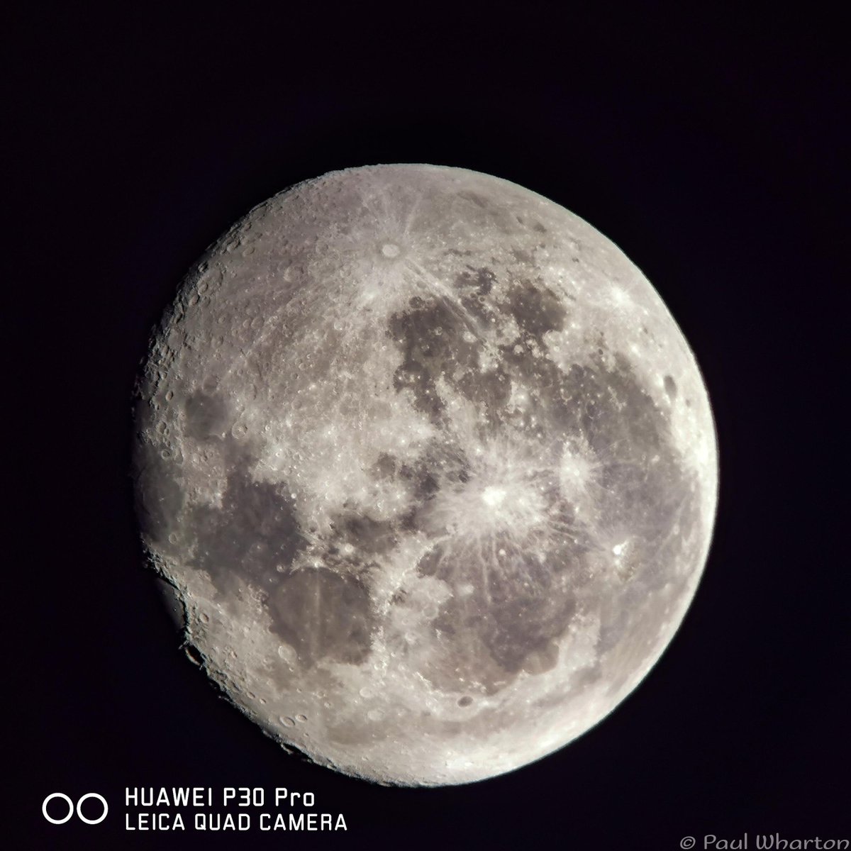 Here's a #ProTip on Night Mode  photo. 
How does the moon look like from your city? #MidAutumnFestival

📷 Paul Wharton #CapturedOnHuawei

consumer.huawei.com/lk/support/art…