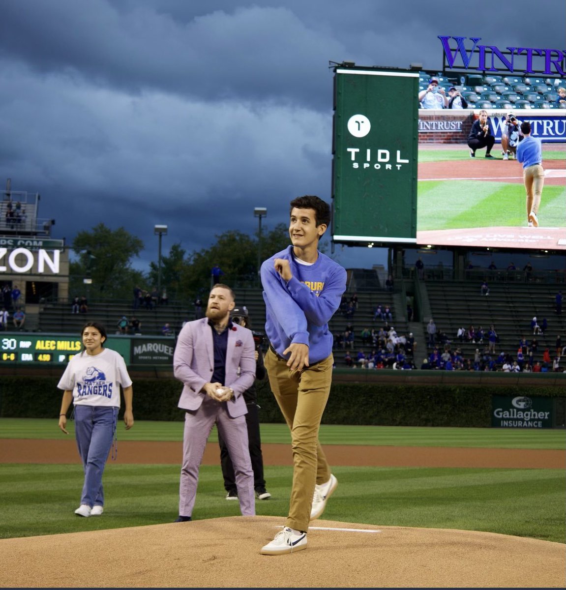 Janineneno's tweet image. They could not have picked a better young man to throw out the first pitch. James White is a leader and inspiration for us all.  Proud to see a PEOPEL Tutor take the mound at Wrigley @SandburgPE @SandburgHS