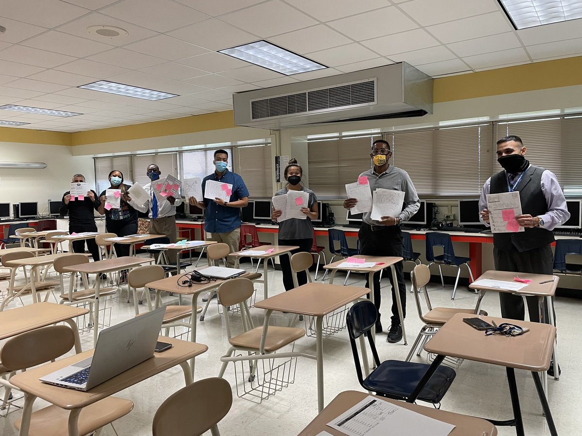 Great things are happening <a href="/Welch_WolfPack/">Welch MS - HISD</a>! Work sample gallery walk with the amazing Elective team. <a href="/JasoJay3/">Jay Jaso</a> @rosaelvahernan  @AlvinGoldmanJr @ShelbySmithHISD <a href="/FerminPlancarte/">fermin plancarte</a> <a href="/RJUpshaw/">RyanUpshaw</a>