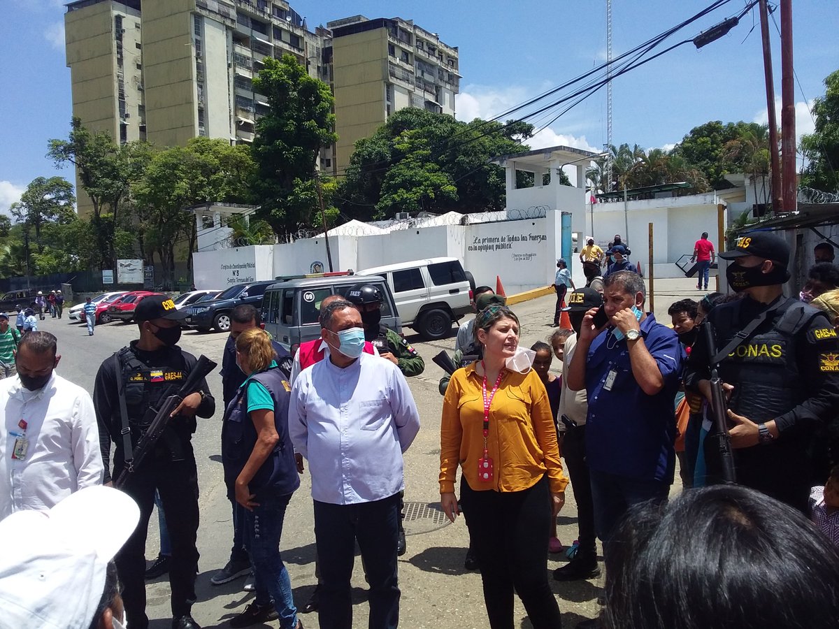 EidysMore's tweet photo. Apegados a la ley desde hace 9dias esperando argumentos contundentes para que la consejal Lisbeth Arteaga se le dictamine su libertad desde el municipio independencia de Miranda queremos justicia https://t.co/YO8MmyZnfC