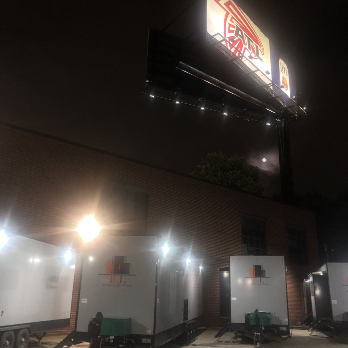 I stand with IATSE in your fight for safe working conditions and fair pay. We can’t tell stories without you.