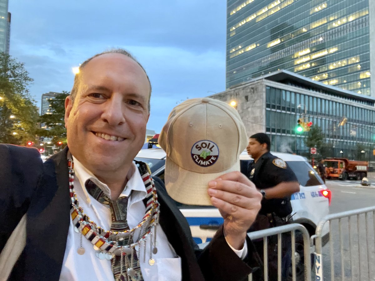 Where There's Authority - There's Soil4Climate
We will be heard. I'll be live-streaming from in front of the UN Headquarters in NYC as a run up to the UN Food Systems Summit. Policy paper here. foodsystems.community/?attachment=74… Follow us in our FB group. Yebo! <a href="/FoodSystems/">UN Food Systems Coordination Hub</a> <a href="/hlovins/">Hunter Lovins</a>