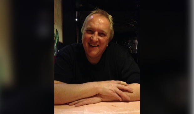 Jos van Daanen signeert ‘Liefde is een onwoord’ -  brugnijmegen.nl/nieuws/algemee…