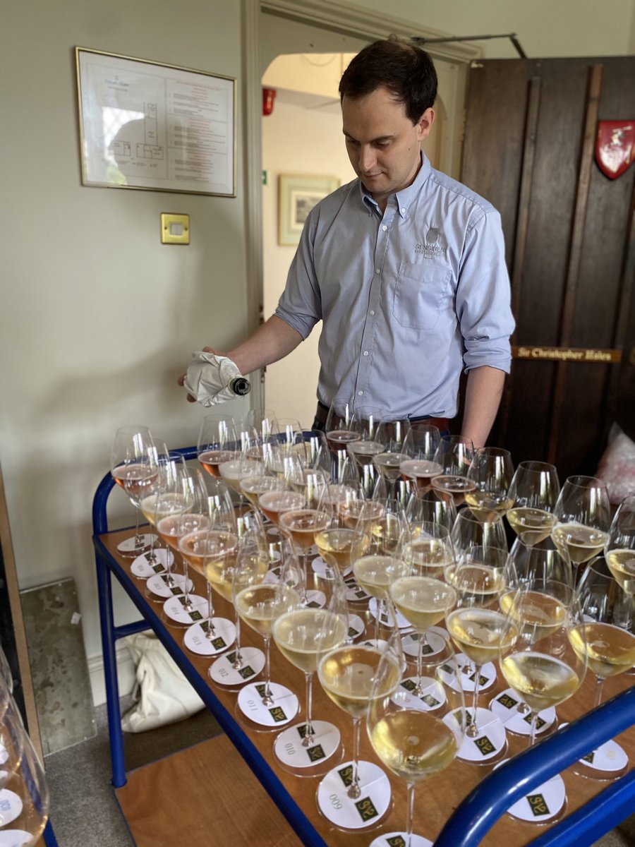 Early morning start as today is all about France! <a href="/mrtomfizz/">Tom Stevenson</a> @EssiAvellan  #georgemarkus <a href="/littlebedwyn/">Roger Jones</a> <a href="/SensibleWine/">Sensible Wine Services</a> <a href="/szkorsi/">Orsi Szentkiralyi</a> <a href="/TheFinestBubble/">The Finest Bubble</a>