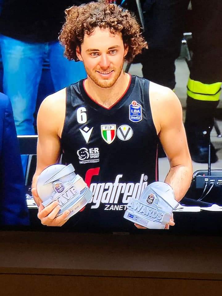 dnavirtussino's tweet photo. PAJO SUPREMACY ♥️⚪⚫ @Virtusbo #scomodi #virtussinisiamonoi #virtus https://t.co/KRED776vnD