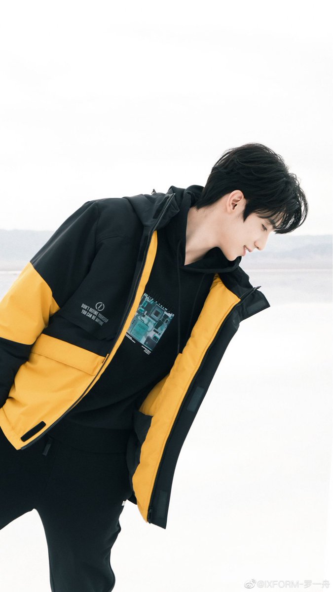 #LuoYizhou. You’re smiling now, right? 

#IXFORM