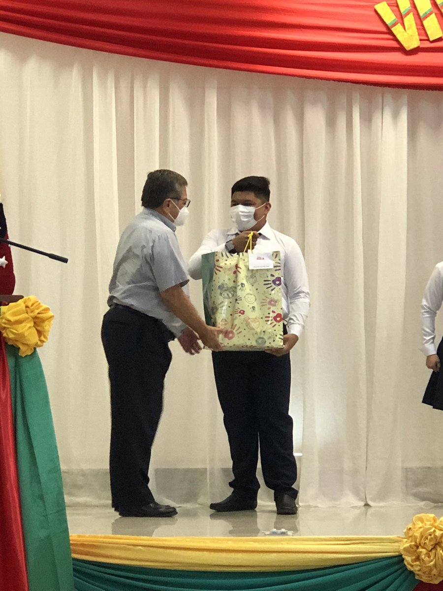TaniaAlvarezSol's tweet photo. Fred Duarte Eras estudiante de la Unidad Educativa Santa Mariana de Jesús representando al cantón Macará en el concurso de oratoria organizado por la  Mancomunidad Bosque Seco 
#ElCambioYaSeSiente
#TodosPorLaEducación 
@camiloaep @camiloaep @sebsalnic https://t.co/l6SVylycIU