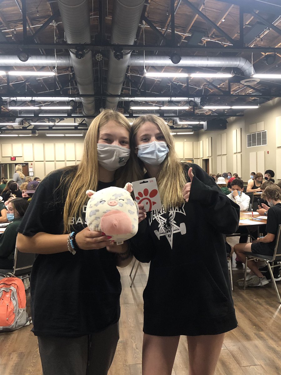 TiffinHallHouse's tweet photo. some of prize winners from tonight’s condom bingo!! 🐉💚 https://t.co/gQCyc72nDN