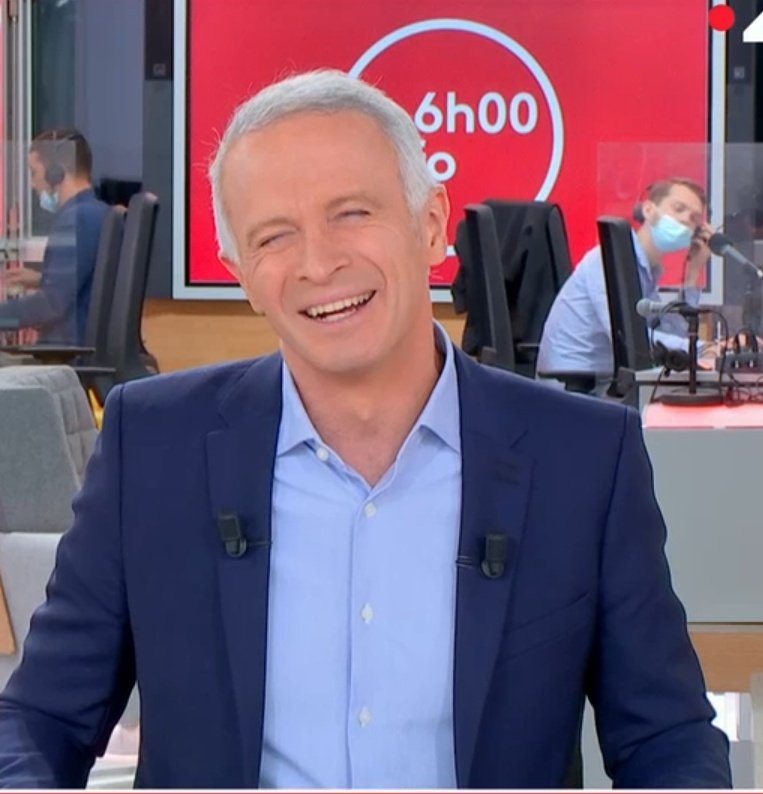 TeamSamOfficiel's tweet photo. #PasseSanitaireobligatoireM43 Mon réveille pique 8degrés en compagnie de
@SamuelEtienne chouchou àvec @cdelabaume la France 6ème avec #FranchTech,@ABouilhaguet et les sous-marins #le6h00info
Satellite @France2tv planète @franceinfo Excellent mercredi, prenez soin de vous😘 https://t.co/QcLSb8FQm0