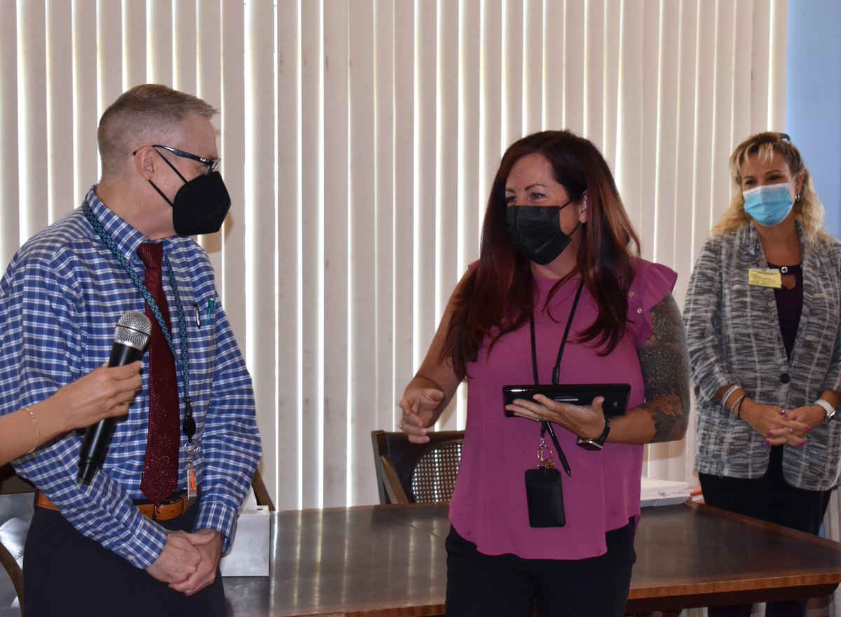 ABCRecoveryCA's tweet photo. We are pleased to announce that on 09/21/2021, Sherry Reyes presented Kris Corney with the Counselor of the Year award on behalf of Riverside County and all of the ABC Recovery Center staff and clients. 

#superstaff #dreamteam #sobriety #recovery #soberlife #sober #ABCRecovery https://t.co/8KI399Bq35