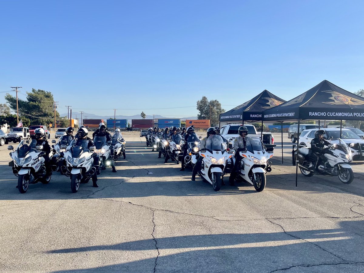 SBCSDeperez's tweet photo. Such a moving experience to see #RCCommUNITY honoring Lance Corporal Dylan Merola. We are extremely grateful for the police and fire departments that sent personnel from throughout SoCal to help with an amazing procession to bring Dylan home! @CityOfRC @RCFD_PIO @sbcountysheriff https://t.co/UYcmi1r5Rq