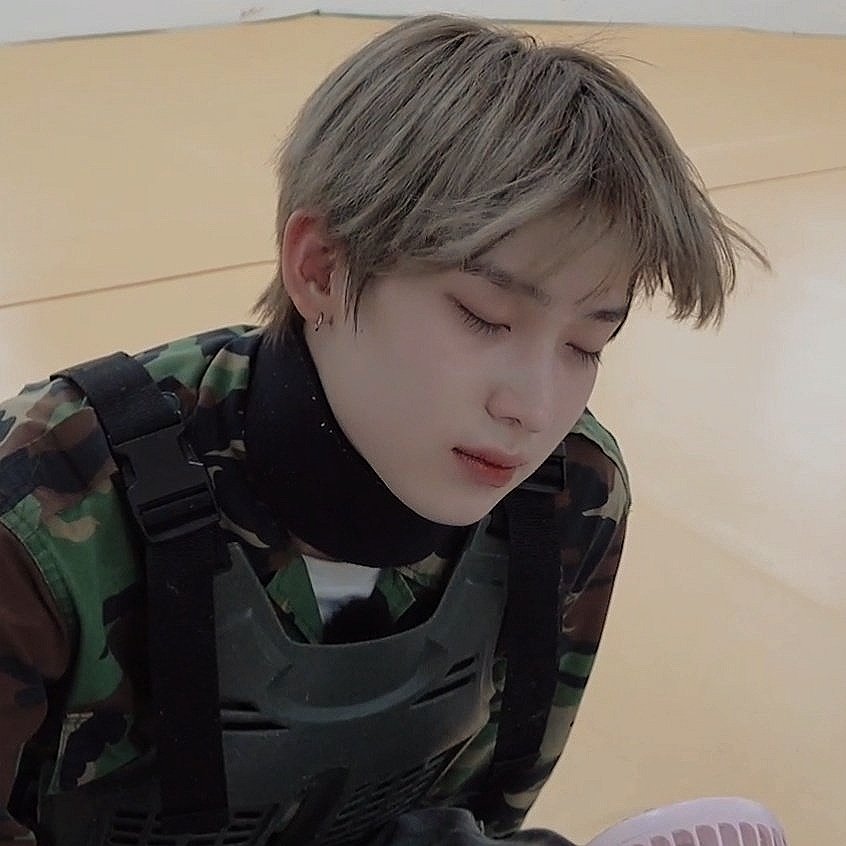seventeenfldrs's tweet photo. look at how pretty he is  >< 
#ENHYPEN_SUNOO https://t.co/zWZfvQa9zi