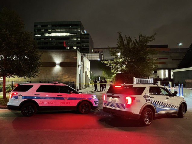 ChiraqRadio's tweet image. McDonald’s at in the 5200 block of South Lake Park Ave where two teens were shot.  #chiraqradio #chiraq #killinois #chiraqmagazine