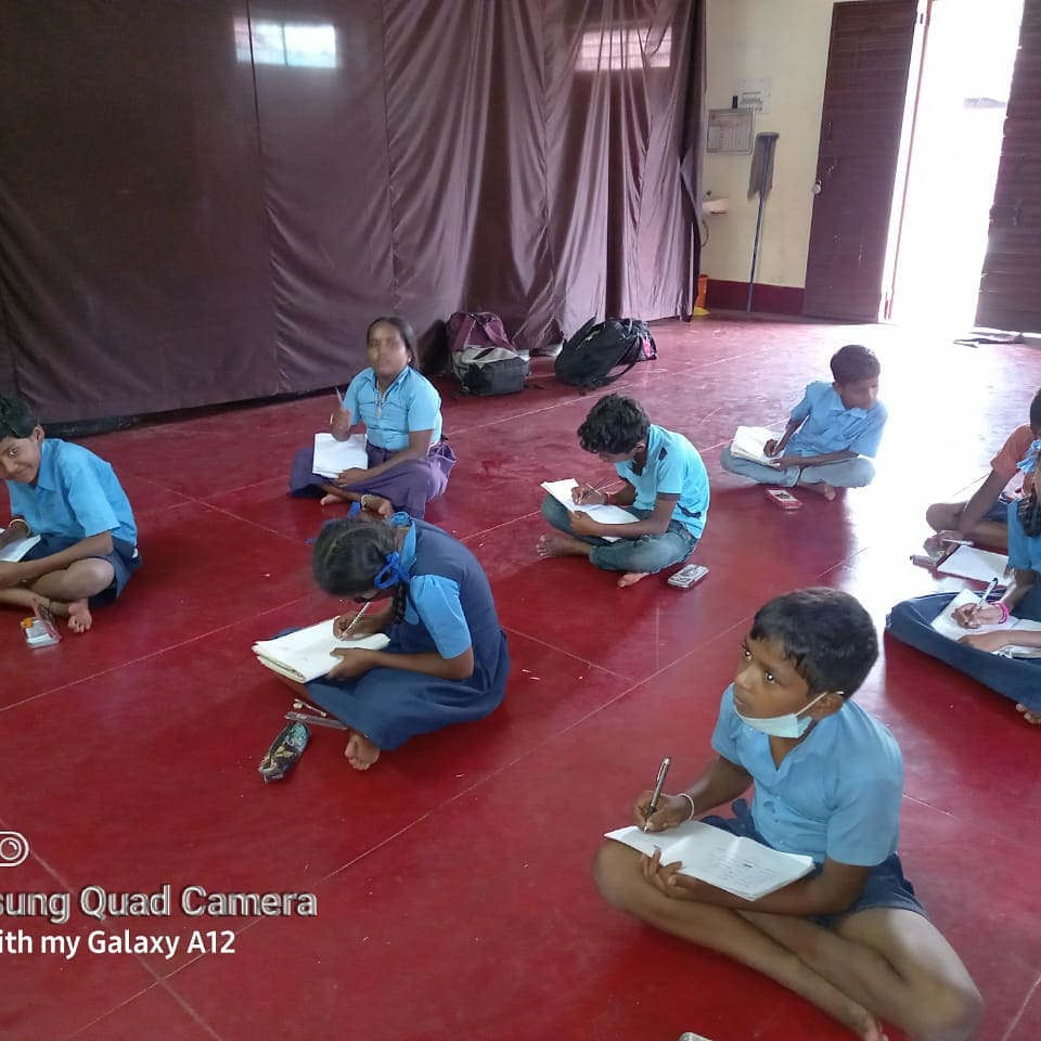 learningspace17's tweet image. Feels so good to start again after a long time. Learning Spaces is open now with offline classes. We follow the covid norms at all our centers.
The smiles on the kids faces makes us all feel alive again. 
#thelearningspaces #tlseducationalfoundation #ngo