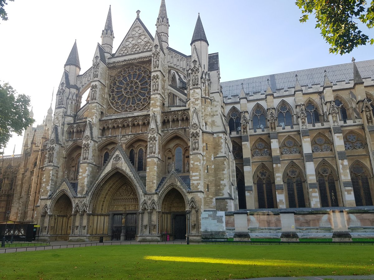 EmilyDo149's tweet photo. So great to get back into london yesterday and meet some people in 3D https://t.co/7SfHRWsGaE