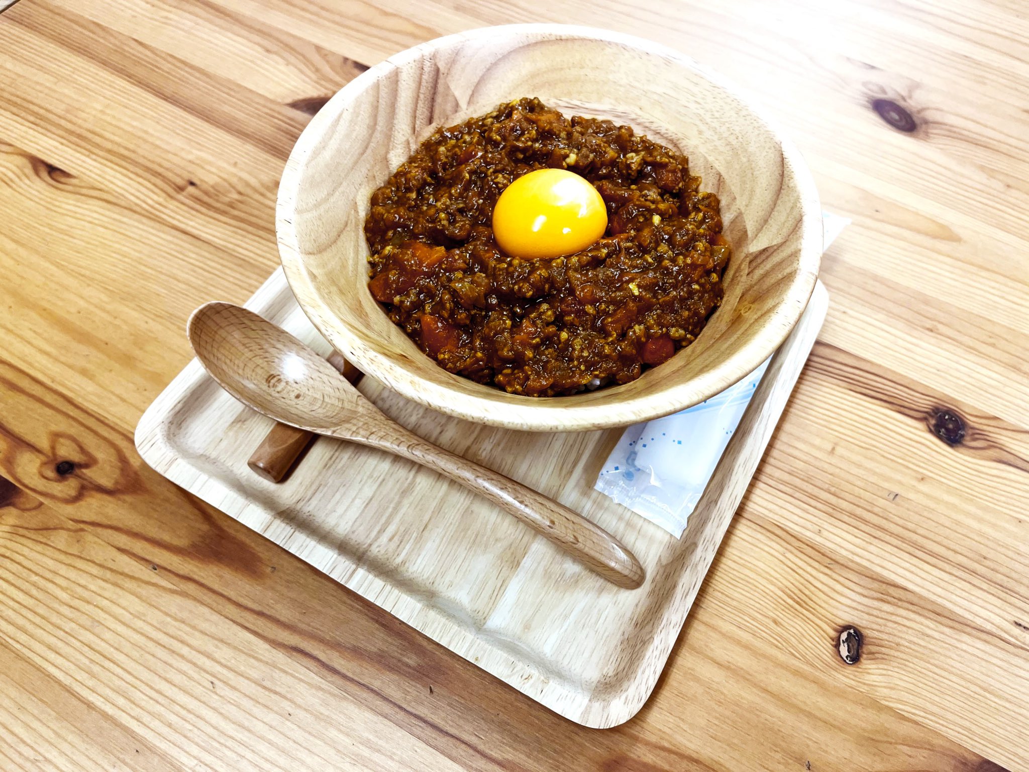 ディアシュピール ボードゲームカフェ ディアシュピール では食べ物の持ち込みは可能です ただし飲み物は不可です ボード ゲームで遊んで小腹がすいたときにオススメしたいのが当店自慢の キーマカレー です 遊びに来た際に是非ご注文ください