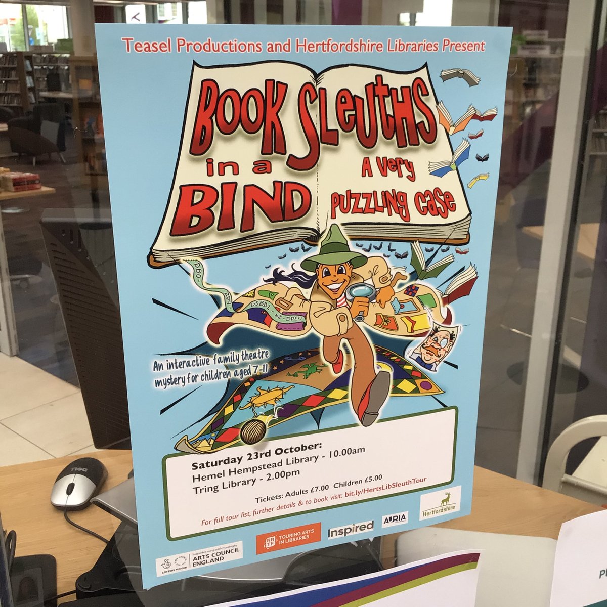 HemelLibrary's tweet image. 🔎 We need YOUR help to solve the #mystery! 🔍 Book tickets for the #BookSleuths interactive performance in Hemel on the 23rd of October, perfect for families with children between 7 and 11! ➡️ bit.ly/HertsLibBookSl… @Ruraltouring @TeaselCreatives @ace_national #RobinKingsland