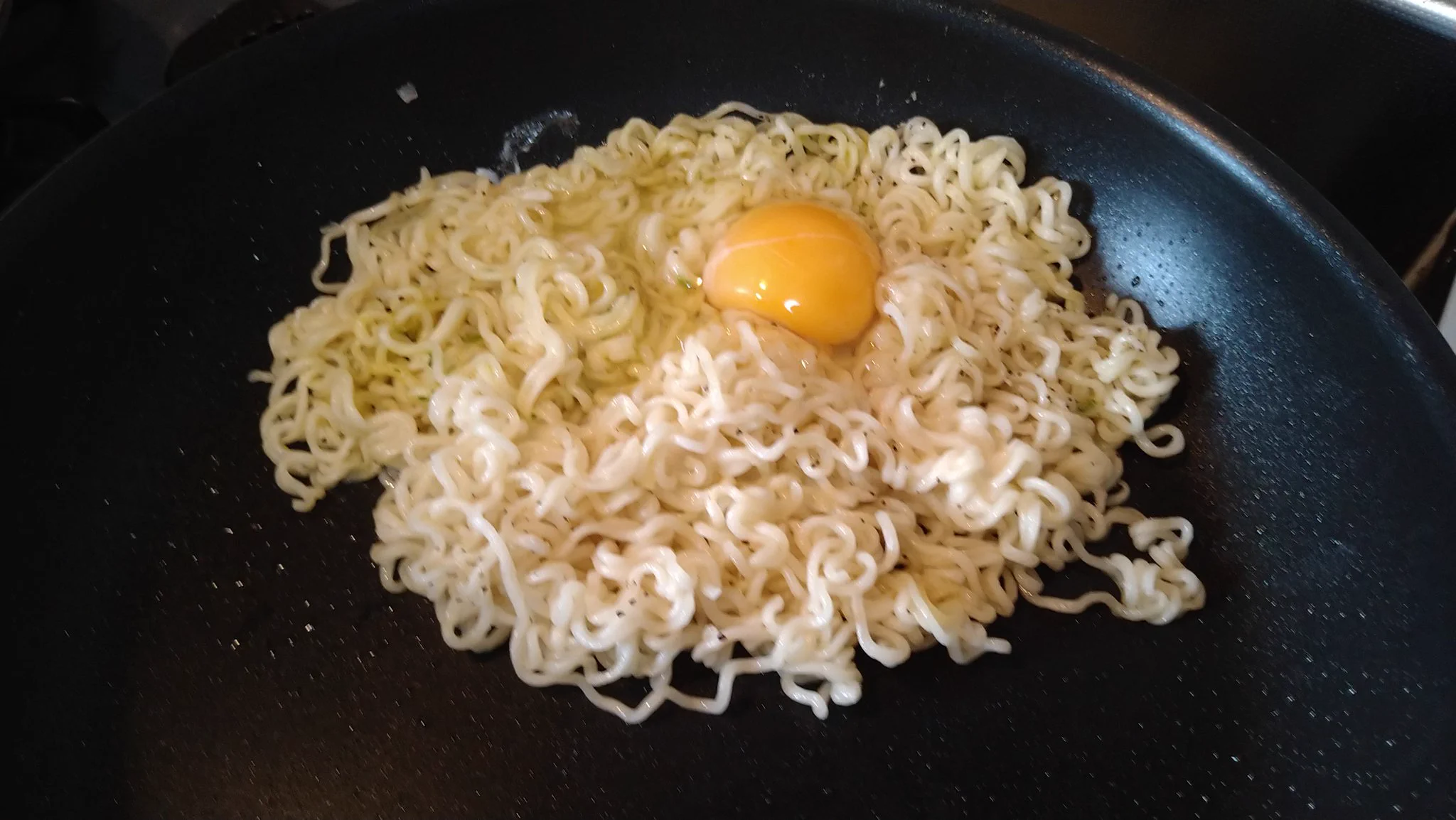 参考にして作ってみた
ベーコンも唐辛子もなかった
から見栄えは悪い🥲  