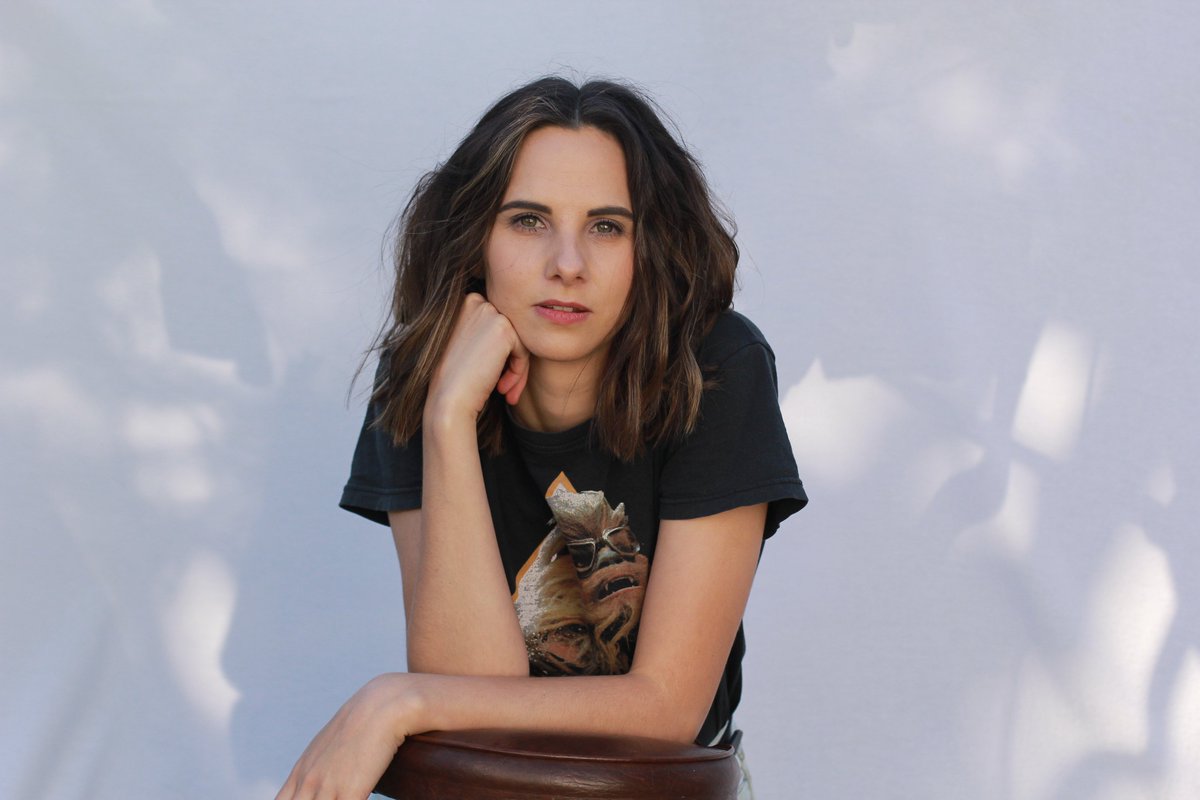 Justina Ward is an Australian-British singer and songwriter from Adelaide, best known for her singles ‘Be There’, ‘Spare Some Light’, ‘Drifter’, and ‘One Bag’.

#pennylaneentertainment #justinaward #australia #adelaide #southaustralia #solo #artist #atmosphere #singer