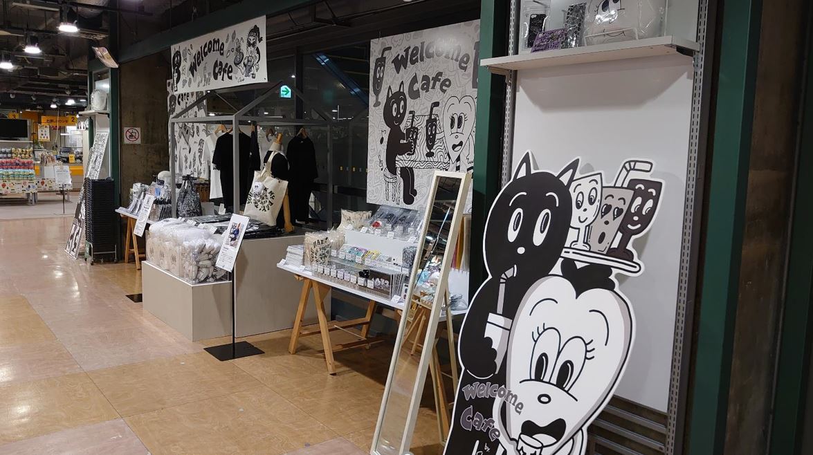 Chocomoo_Exh's tweet image. 【Welcome cafe by.Chocomoo(チョコムー)】
プチ情報🎁
銀座→京都→梅田と展開しているこちらのショップ👜
可愛いパネルが一緒についてきてくれているのですが、この企画のために #Chocomoo さんが描き下ろしてくださったもの💓
皆様とお会いできるのを楽しみに待っています☻