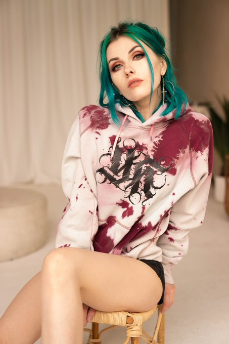 🖤💕 https://t.co/EdjTvSiKPH