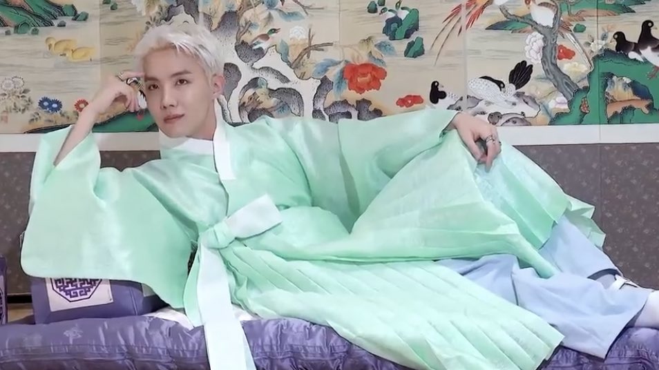 rckstarsope's tweet image. currently speechles over this hoseok..