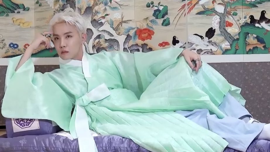 rckstarsope's tweet image. currently speechles over this hoseok..