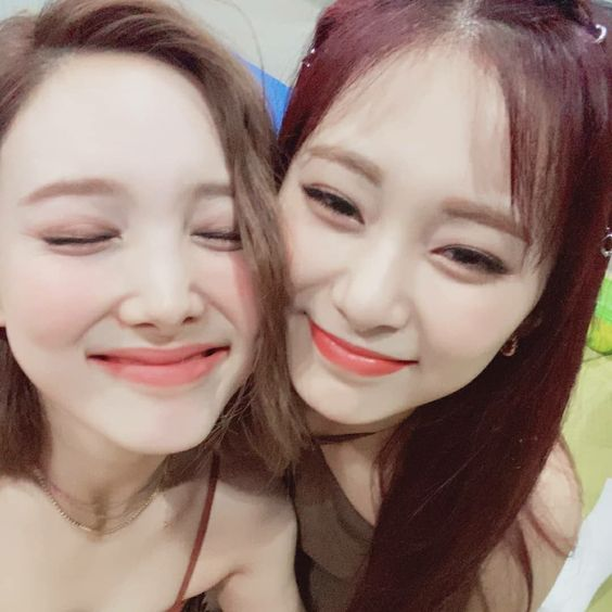 itgirltzus's tweet photo. Happy Birthday our Nayeonnie! 

#TZUYU #원스의_베이비블루러브_임나연
#BabyBlueLove_Nayeon_Day #HappyNAYEONday https://t.co/xDWL3n073I