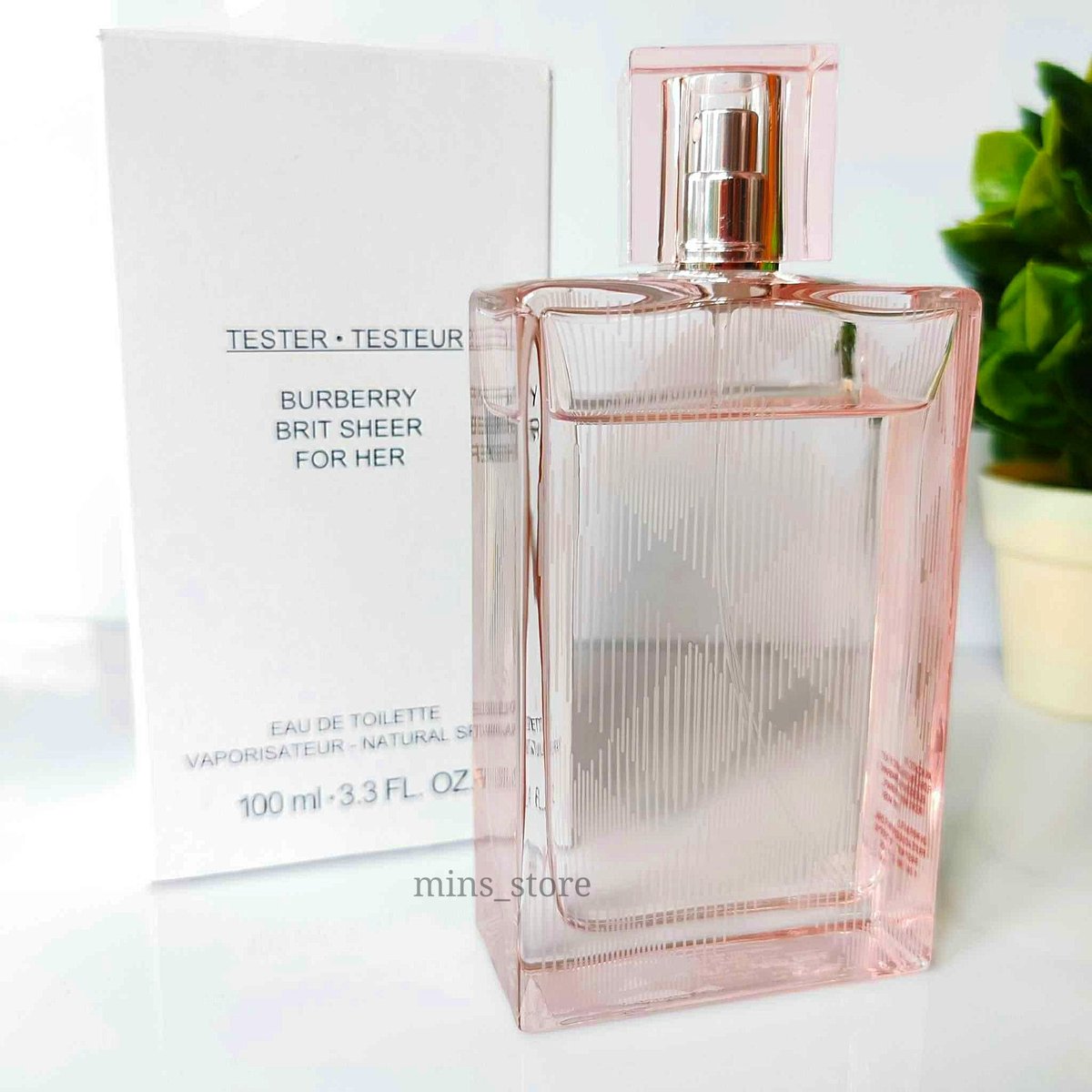 mins_store's tweet photo. พร้อมส่ง✨

Burberry Brit Sheer For Her EDT 100ml. 

กล่องเทสเตอร์ ราคา 1,290฿ ส่งฟรี📮

กลิ่นหอมหวานออกแนว Fresh Fruity Floral หวานลูกคุณหนู​ สดใสร่างเริง​ 
ดอกไม้หอม​ปนผลไม้​ หอมแบบสดชื่นเหมือนอาบน้ำใหม่ๆ​  

#น้ำหอมแท้ #น้ำหอม #น้ำหอมแบรนด์แท้ #น้ําหอมแบ่งขาย #น้ำหอมพร้อมส่ง https://t.co/r6aV6FvtA4