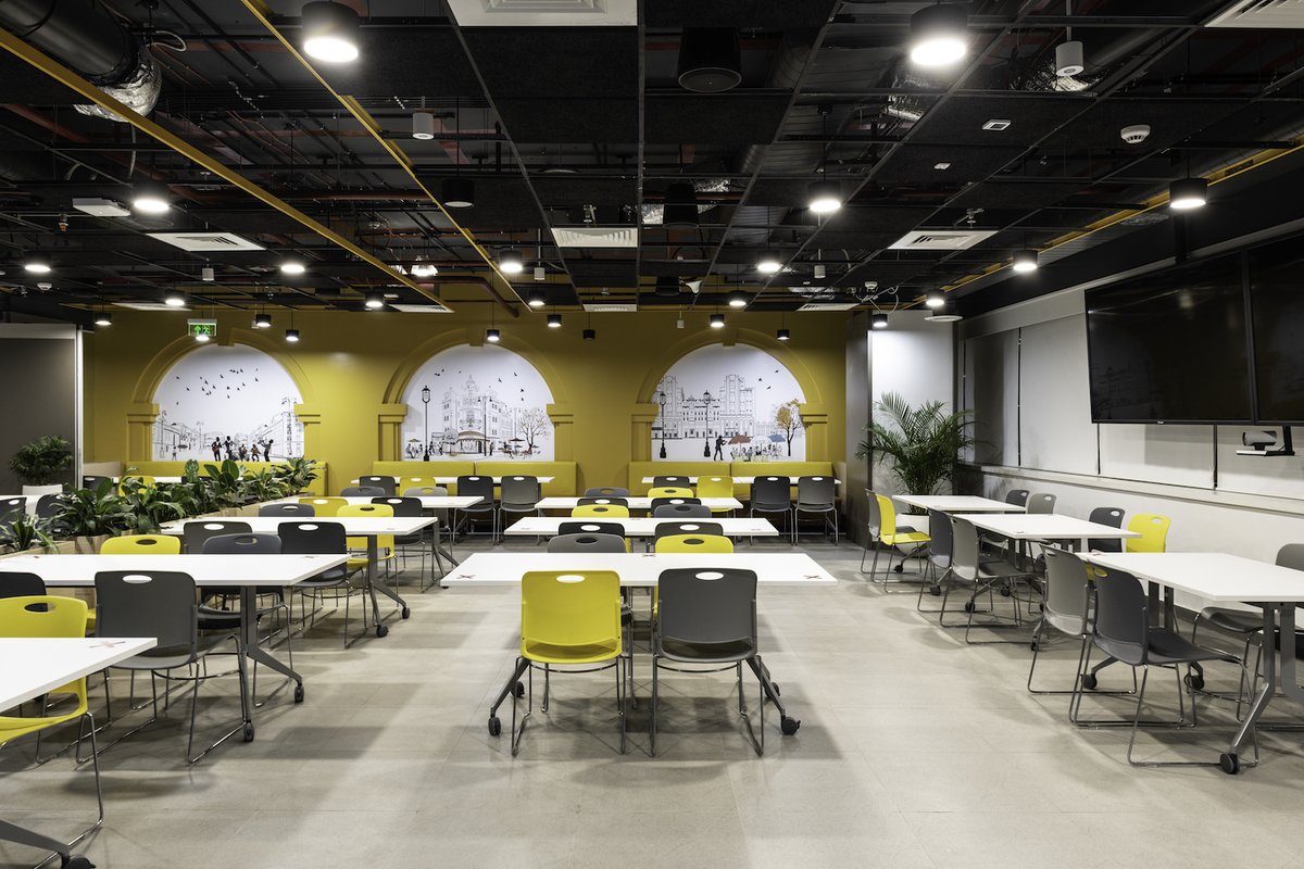 JTCPLDesigns's tweet image. This @BNPParibas cafeteria demonstrates ‘Morphosis on Demand’, wherein spaces become versatile and multi-functional entities.

#JTCPLDesigns_HTSInteriors  #Design #JTCPLDesigns #Indianarchitects #officedesign