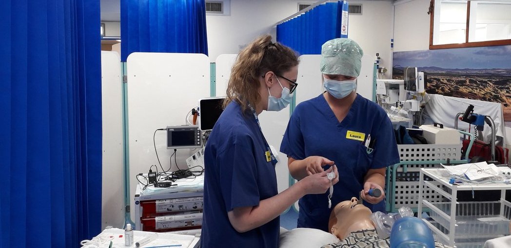 Rachael70717079's tweet photo. Difficult airway skills with Student ODPs, excellent participation! https://t.co/k9OnO1teHh