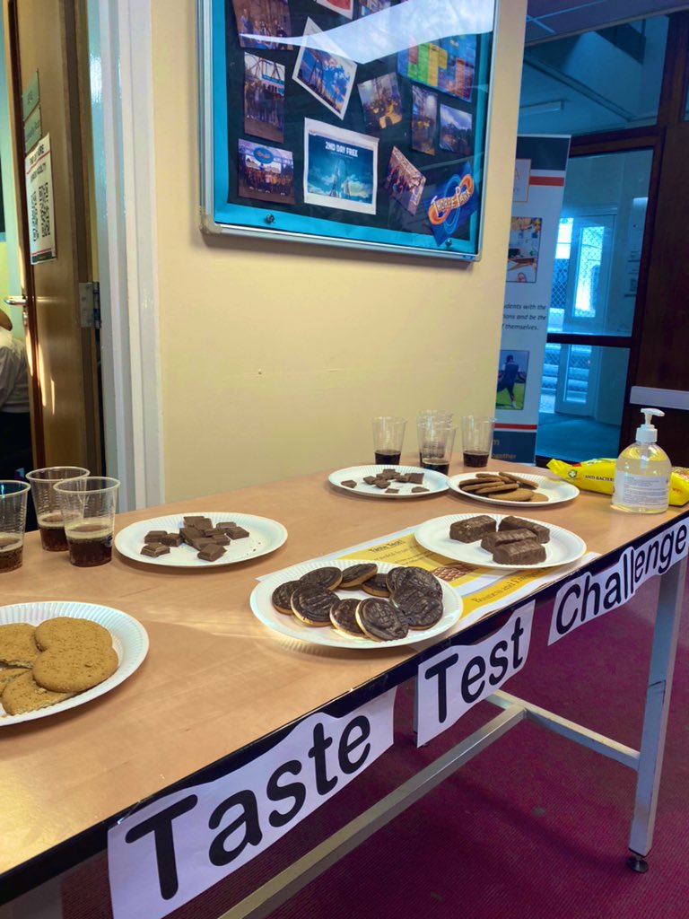 Onslows_Bus's tweet photo. Open evening last night! Huge thanks to all our students who gave up their time to help out 🌟

It was lovely to meet so many families and year 6 students! 
#opportunity #success #ambition https://t.co/7fZS6Tn5sQ