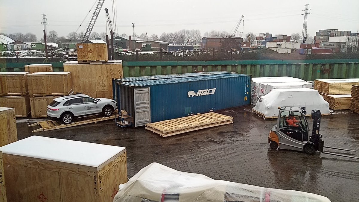 where is the Porsche gone? #logistics #cartransport #seafreight #containerstuffing #stowing #lashing #oceanfreight #seafreight #overseas #projectcargo #transshipment #cargo #container #export #porscheexperience