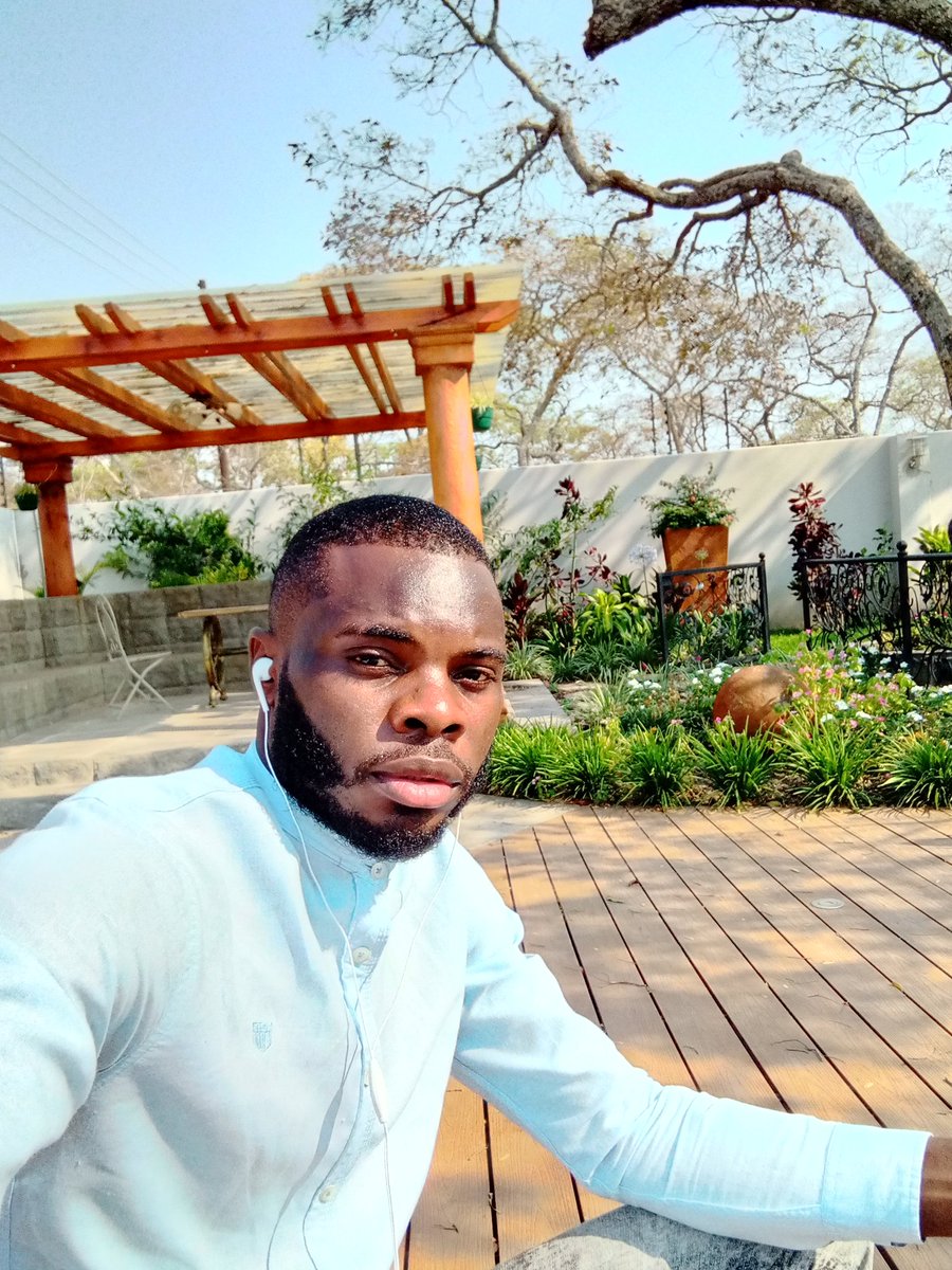 bryankuzzy's tweet photo. To the fine Girl reading this.🥺

So Why am I not your boyfriend aii😒 https://t.co/ZJDb1hf0ot