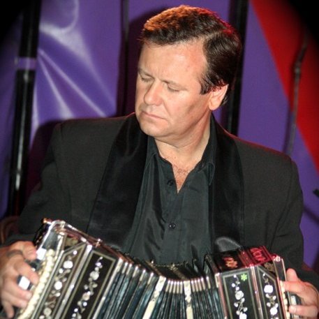 HospitalTango's tweet photo. NUESTRO EQUIPO: Dr. Gerardo Pérez Méndez
Nefrólogo-Bandoneonista, Fundador del proyecto Hospital Tangó. https://t.co/GWvJMHFsM0