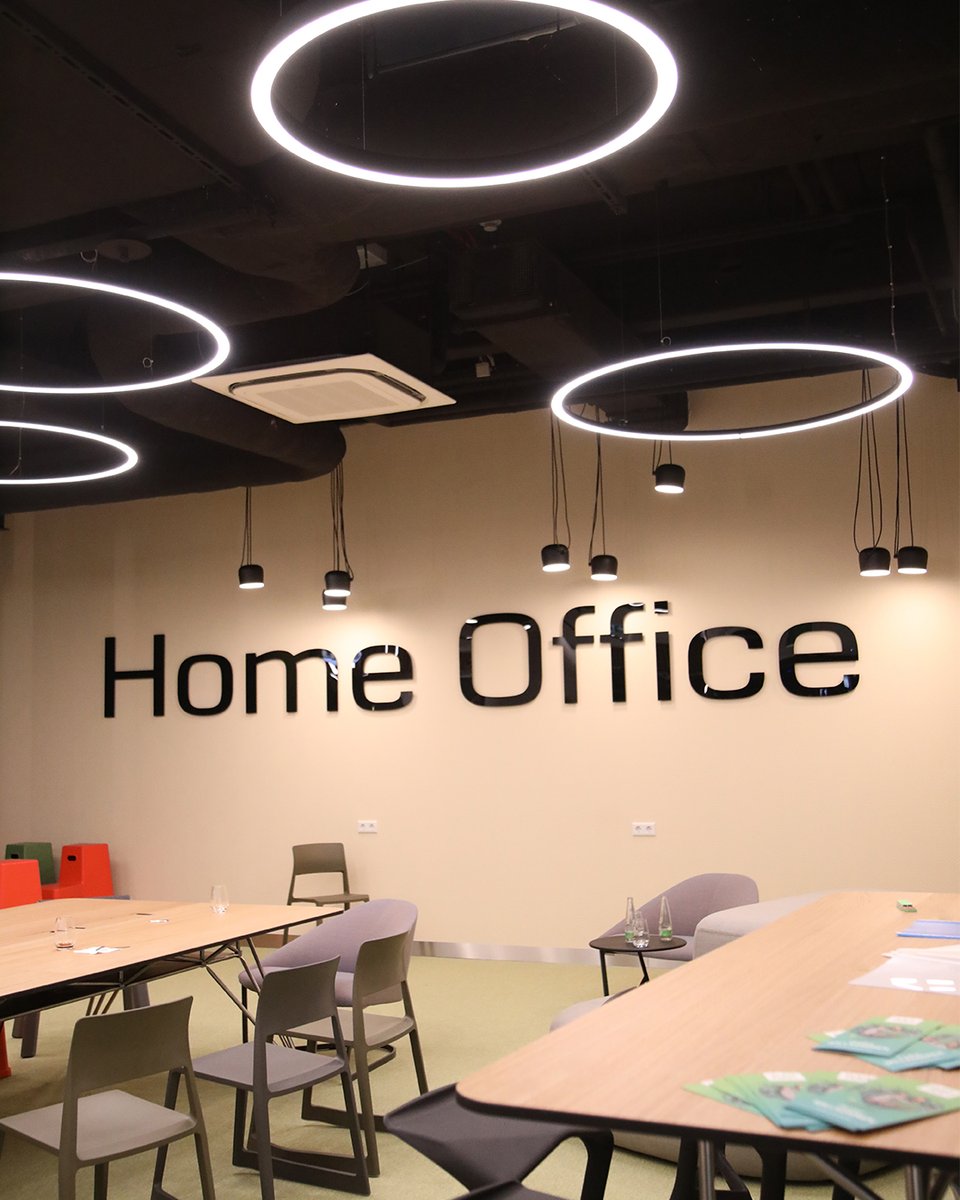 FlairFurth's tweet photo. Home Office außerhaus? Das FLAIR machts möglich! Dafür stehen euch schöne, modernen Sitzmöglichkeiten zu Verfügung um bequem am Laptop oder Tablet zu arbeiten.

Gratis WLAN gibt es natürlich auch 😎 https://t.co/KhzkHbSYTz