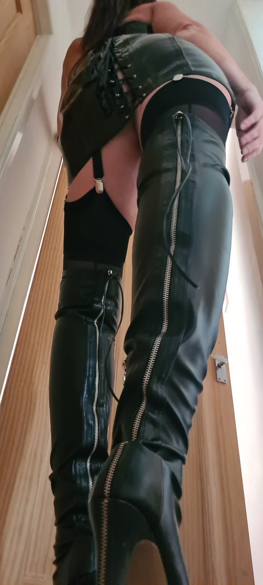 ProudTall's tweet photo. Which is your POV?
#boots #bhfyp #pvc #goddess #giantess #bosslady #dominatrix #tallgirls
#otkboots #tallgirlsrock #tallgirls #confidence #selflove #myownmodel #longlegs #fitover40 #heels #pov #stockings #suspenders #hosiery #backseamstockings https://t.co/S7T6SkAc0O