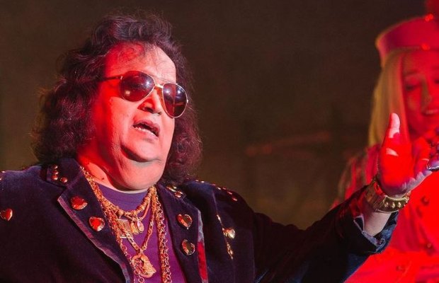 OyeYeah_Pk's tweet image. Bollywood's veteran music composer Bappi Lahiri rubbishes rumours about his ill health - 
#BappiLehri #falsereporting
oyeyeah.com/bollywood/bapp… -