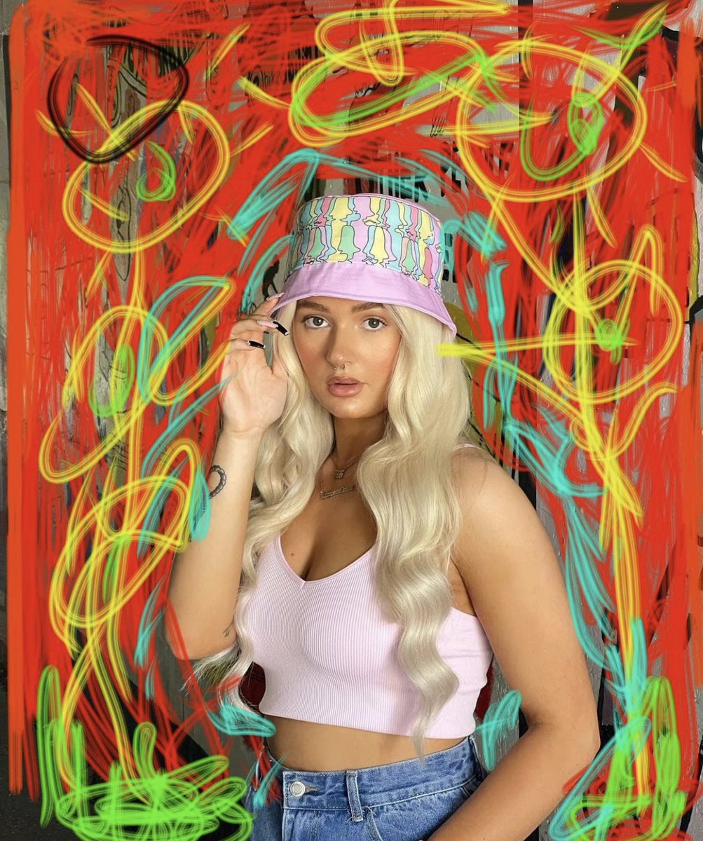 We create hats to celebrate our difference and raise awareness about Mental Health.

When the dark moments come we want to empower expression and ultimately understanding. 

dbl.vision