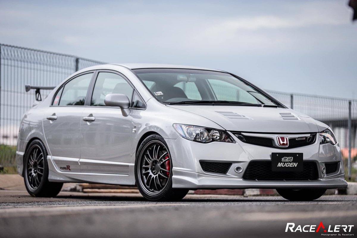 Streetcar_honda's tweet photo. Honda Civic Type R (FD2) Mugen 

Owner :  Supasin Sektragool

#RaceAlert
Photographer : Aof RaceAlert
Page : RaceAlert
ig : RaceAlert https://t.co/u8Meu5LECN