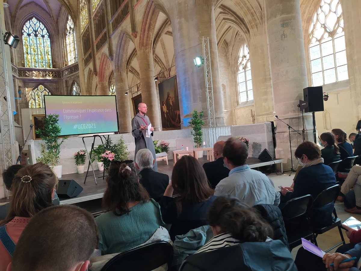 En direct de l'#UCE2021 à #Lisieux avec l'ensemble des communiquants en Église pour parler de l'espérance. L'espérance dans l'épreuve, au quotidien, dans nos missions respectives... 3 jrs pour approfondir notre mission de communiquants ! <a href="/sanctulisieux/">Sanctuaire de Lisieux</a>