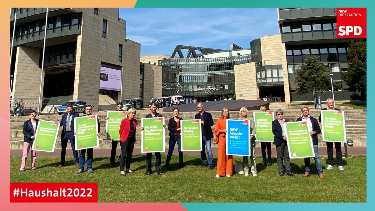 spd_fraktion_nw's tweet photo. Gewerkschaften des #DGB sind anlässlich der Haushaltsberatungen zum #LtNRW gekommen. Hier haben wir uns ausgetauscht. Wir sind uns einig &amp; fordern: starke Kommunen, Investitionen in die Infrastruktur &amp; attraktiven öffentlichen Dienst.@Michael_Huebner @igbce @gdp_nrw #Haushalt2022 https://t.co/JrOKPYdTjC