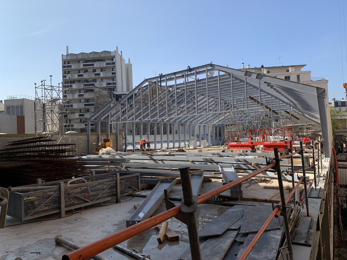 mairie15's tweet photo. Visite ce matin du spectaculaire chantier de réhabilitation du siège de @ESA_fr sur 12.000 m2, livré à l’automne 2022, futur cœur de l’Europe spatiale, secteur de très haute technologie porté, entre autres, par le spationaute français @Thom_astro #Paris15 @esa @Armee_de_lair https://t.co/2ZmzMxEROP